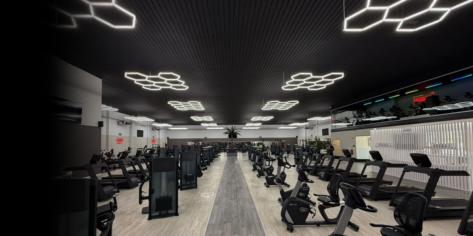 BE-FIT ALVERCA <br> Ginásio com 4500m2